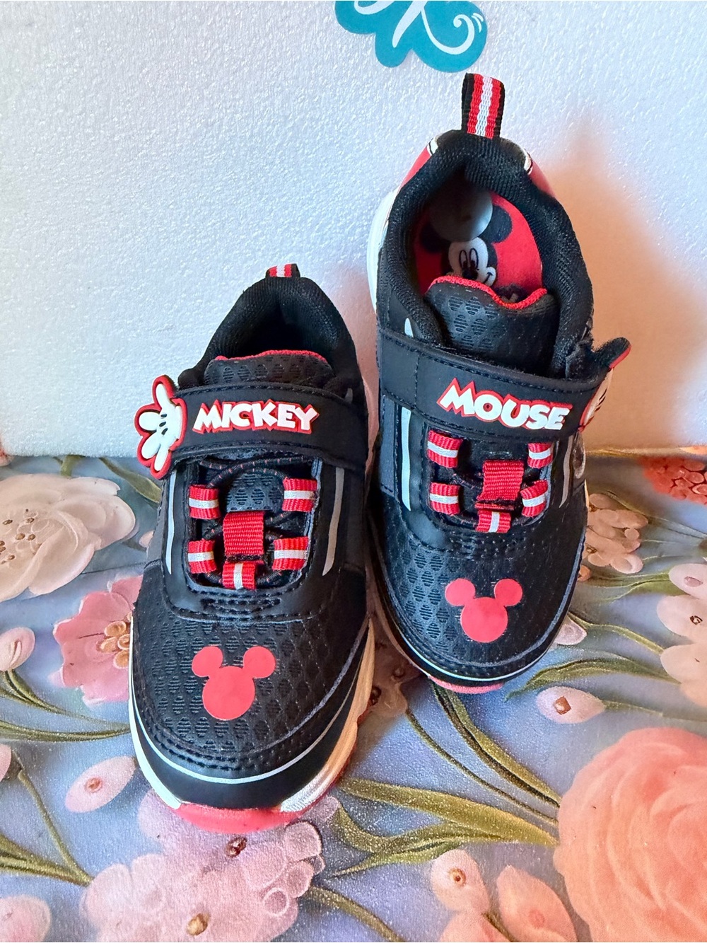 Disney Mickey Mouse Boys Light-Up Hook & Loop Sneakers Black/Red US 7